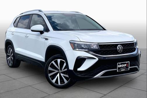 Pure White 2022 Volkswagen Taos 1.5T SE