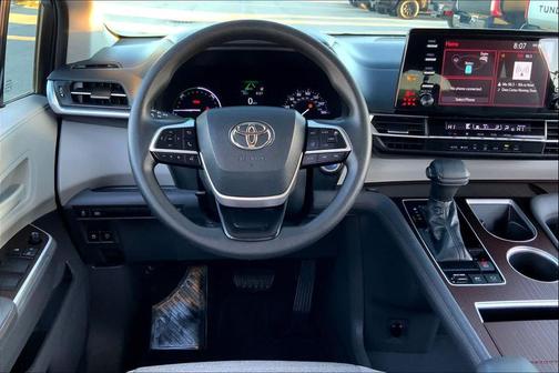 2021 Toyota Sienna LE