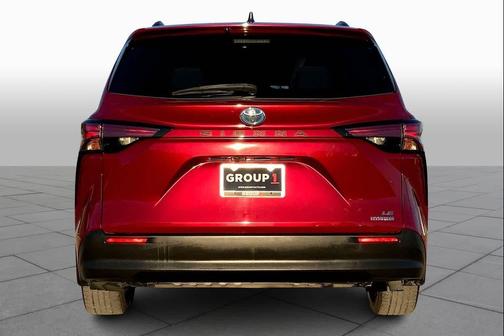 2021 Toyota Sienna LE