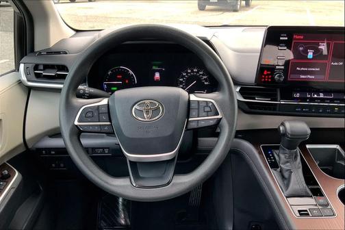 2021 Toyota Sienna LE