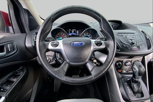 Ruby Red Metallic Tinted Clearcoat 2016 Ford Escape SE
