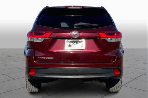2019 Toyota Highlander LE I4