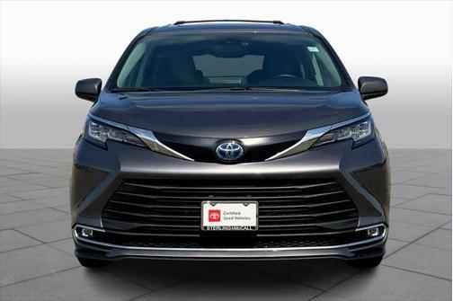2023 Toyota Sienna XLE 8 Passenger