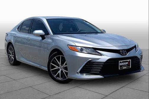 Celestial Silver Metallic 2022 Toyota Camry XLE