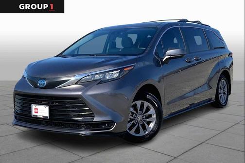 2024 Toyota Sienna LE
