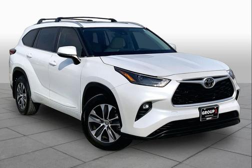 Wind Chill Pearl 2023 Toyota Highlander XLE