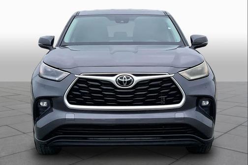 Magnetic Gray Metallic 2022 Toyota Highlander LE