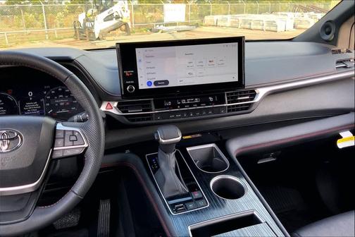 2025 Toyota Sienna XSE 7 Passenger