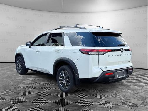 2024 Nissan Pathfinder SV 4WD
