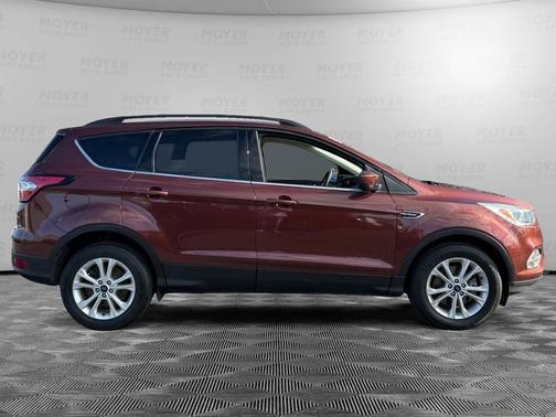 Red 2018 Ford Escape SE
