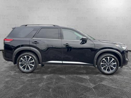 Super Black 2026 Nissan Pathfinder Platinum