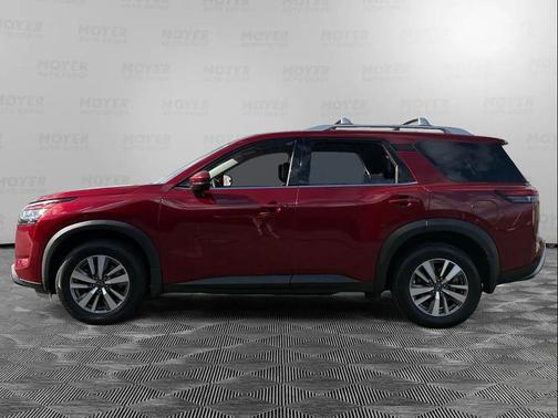 2022 Nissan Pathfinder SL 4WD