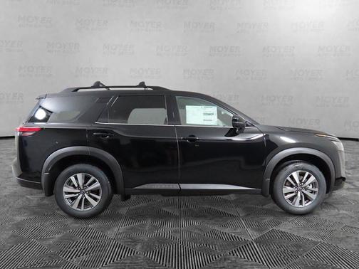 Super Black 2026 Nissan Pathfinder SL