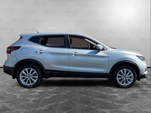 2022 Nissan Rogue Sport S