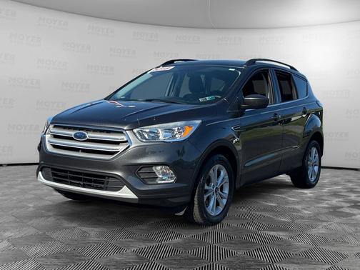 Magnetic Metallic 2018 Ford Escape SE