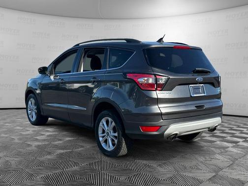 Magnetic Metallic 2018 Ford Escape SE