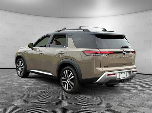 2023 Nissan Pathfinder Platinum 4WD