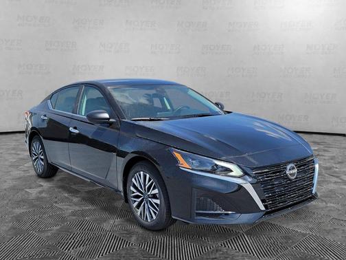 Super Black 2026 Nissan Altima SV FWD