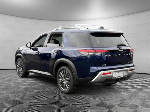 2023 Nissan Pathfinder SL 4WD