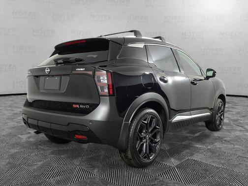 Super Black 2026 Nissan Kicks SR