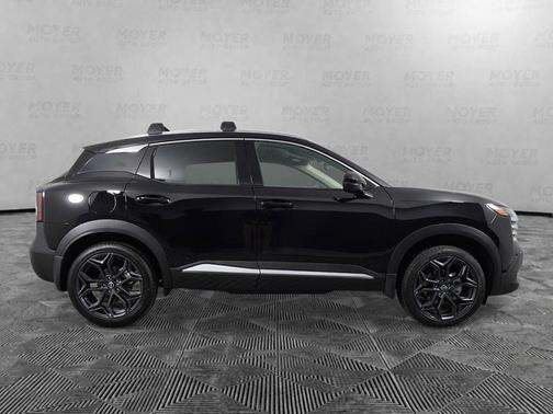 Super Black 2026 Nissan Kicks SR