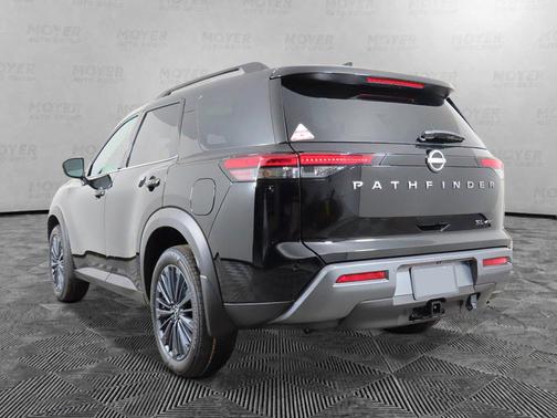 Super Black 2026 Nissan Pathfinder SL