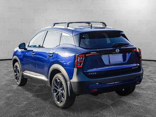 Deep Blue Pearl 2026 Nissan Kicks SR