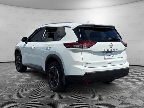 Everest White Pearl 2024 Nissan Rogue SV