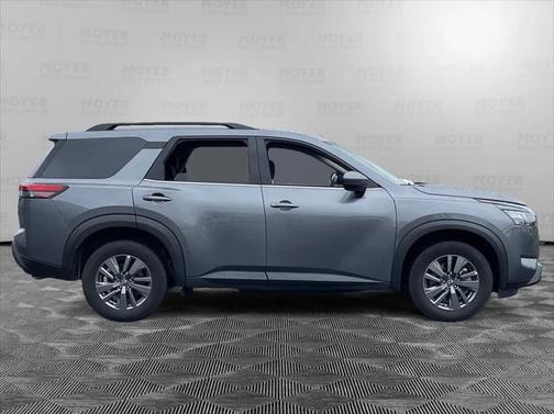 2024 Nissan Pathfinder SV 4WD