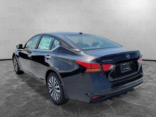 Super Black 2026 Nissan Altima SV FWD
