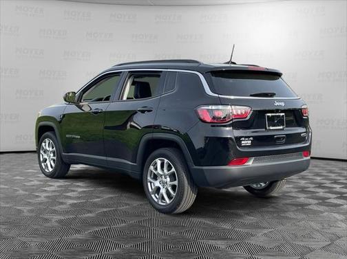 2022 Jeep Compass Latitude Lux