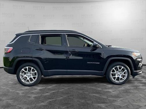 2022 Jeep Compass Latitude Lux