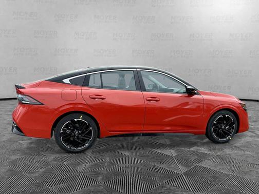 Energetic Ember/Super Black 2026 Nissan Sentra SR