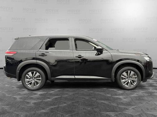 2024 Nissan Pathfinder S 4WD