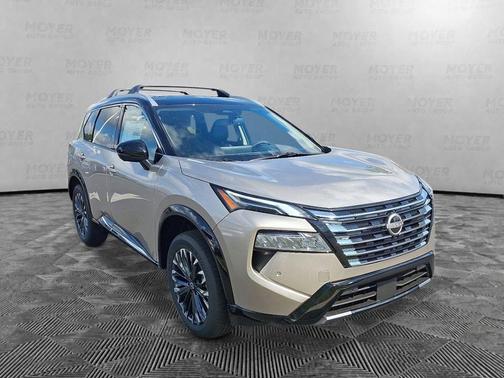 Champagne Silver Metallic/Super Black 2026 Nissan Rogue Platinum