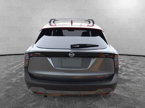 Gun Metallic/Scarlet Ember Tintcoat 2026 Nissan Kicks SR