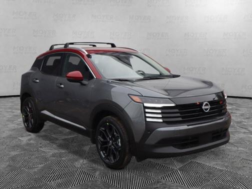Gun Metallic/Scarlet Ember Tintcoat 2026 Nissan Kicks SR