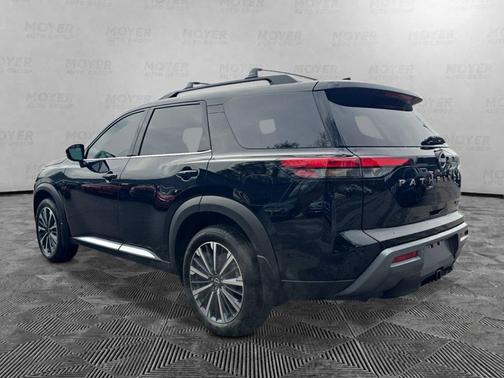 Super Black 2026 Nissan Pathfinder Platinum