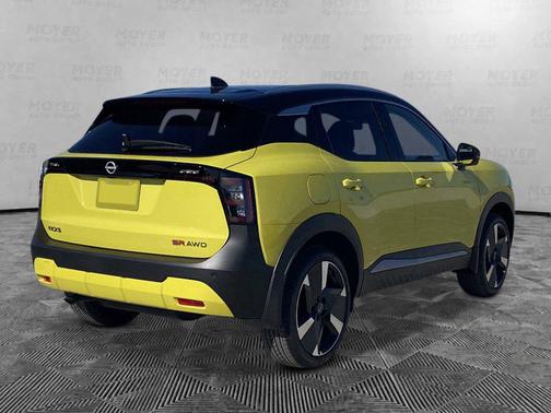 Yuzu Yellow Metallic/Super Black 2026 Nissan Kicks SR