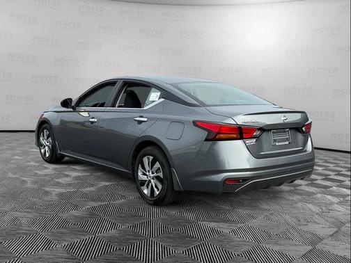 2022 Nissan Altima S FWD