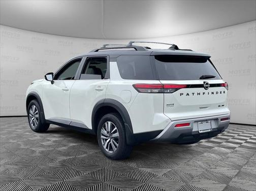 2023 Nissan Pathfinder SL 4WD