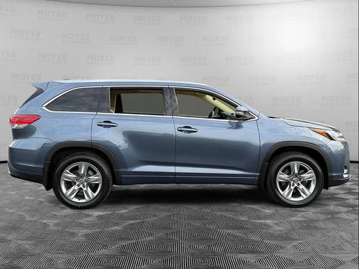 2019 Toyota Highlander 
