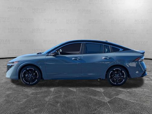 Atlantic Gray Metallic/Super Black 2026 Nissan Sentra SR