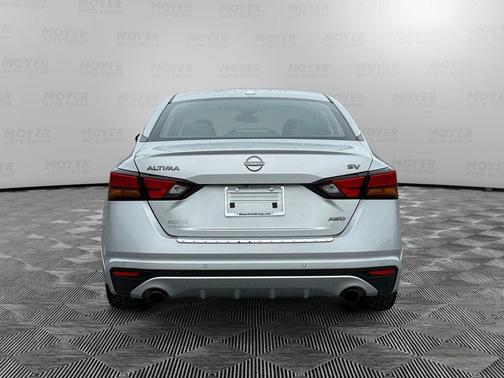 Brilliant Silver Metallic 2023 Nissan Altima 2.5 SV
