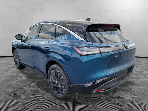 Aurora Blue Pearl Metallic/Super Black 2026 Nissan Murano Platinum