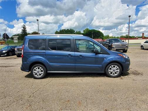 2022 Ford Transit Connect XLT w/Rear Liftgate