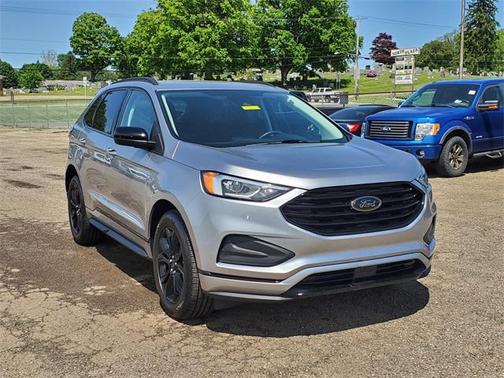 2022 Ford Edge SE