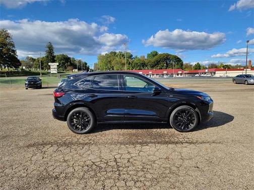 2023 Ford Escape ST-Line Elite