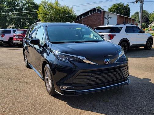 2021 Toyota Sienna XLE 7 Passenger