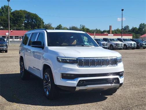 2023 Jeep Grand Wagoneer L Series III 4x4